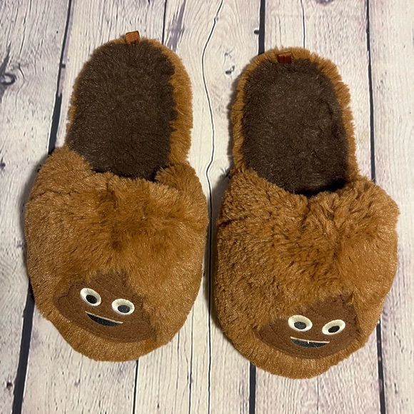 NWOT. Poop Emoji Slippers. Size 2-3 Kids. - Picture 2 of 7